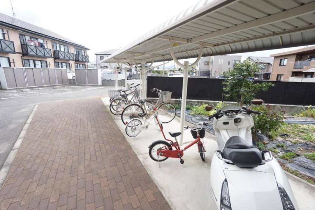 駐車場　駐輪場