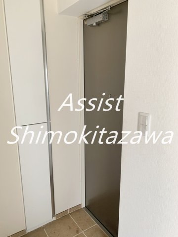 玄関　※同物件同仕様の参考写真です