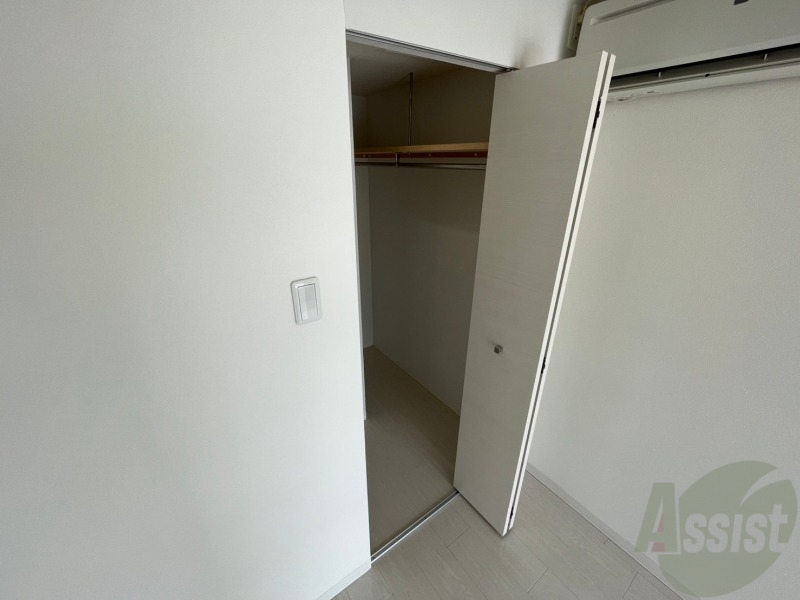 収納　寝室の収納です。部屋がすっきり片付きます。