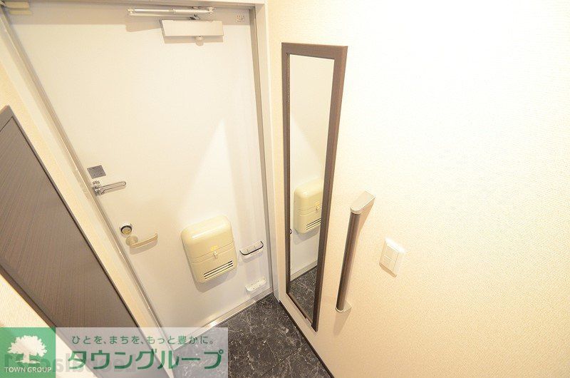 玄関　設備・仕様は号室により異なる為、現況を優先致します。