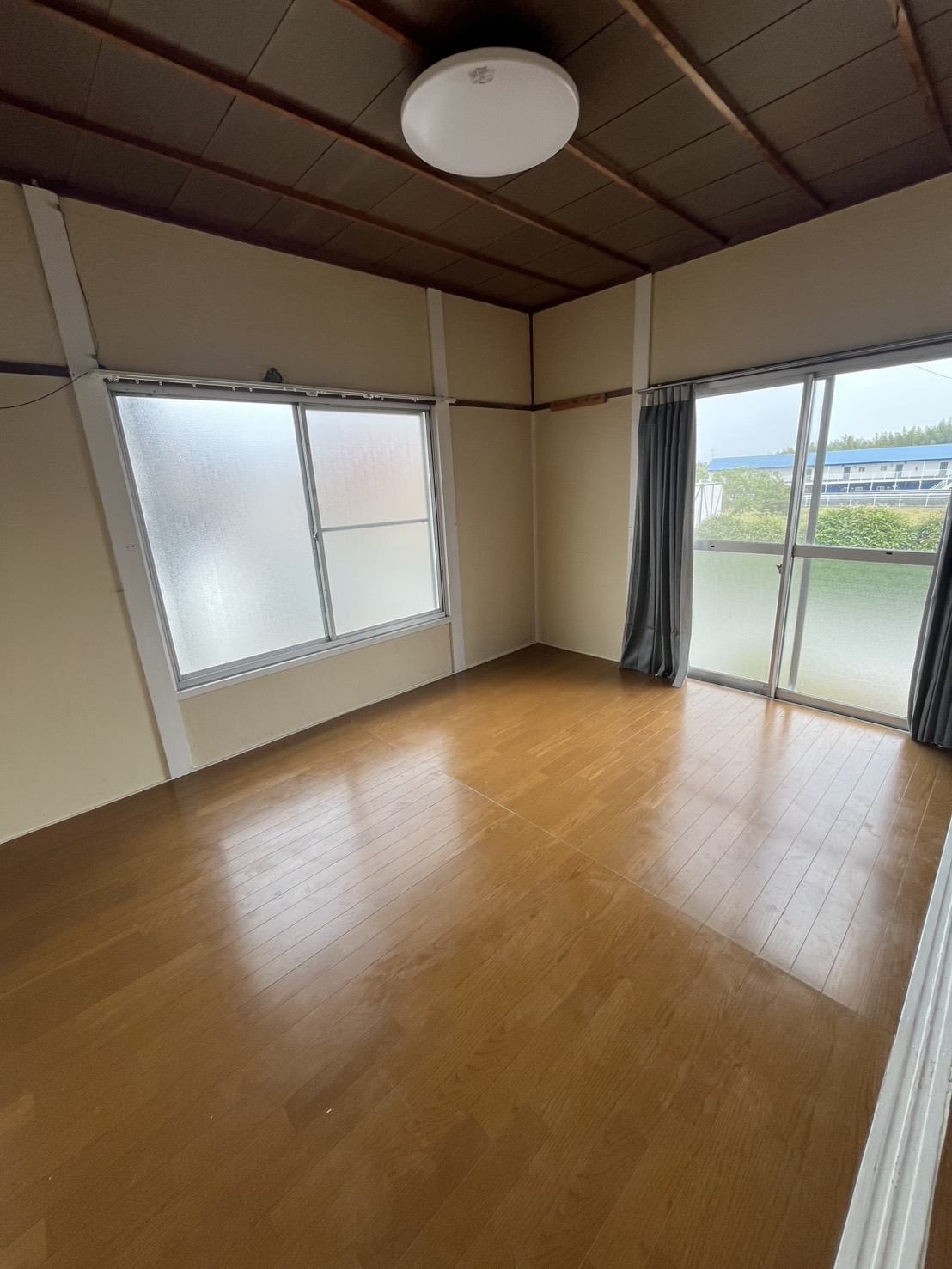 庭　写真はイメージ現況優先（E-1の画像です）