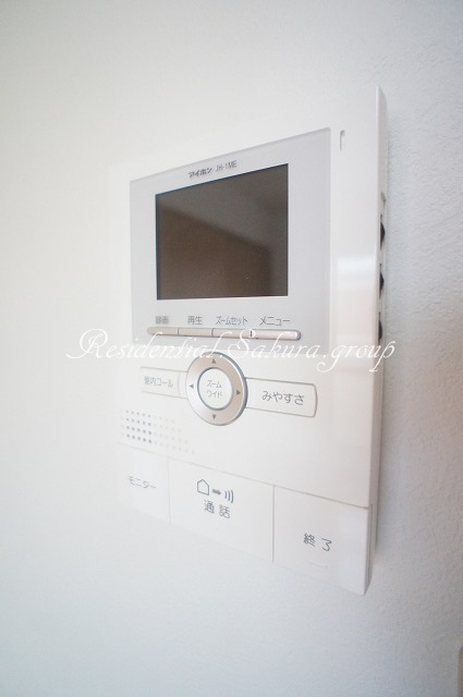 セキュリティ　女性の方でも安心のモニター付きインターホン♪