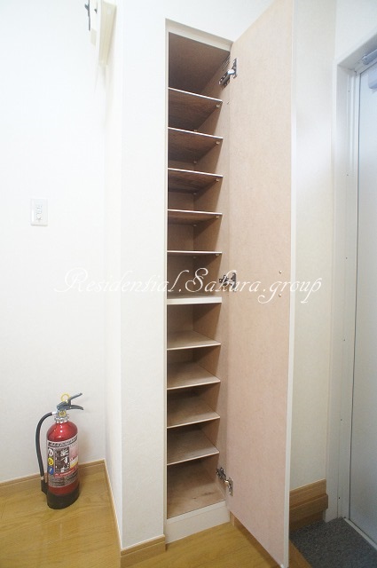 玄関　ゆったりとした玄関スペースです♪