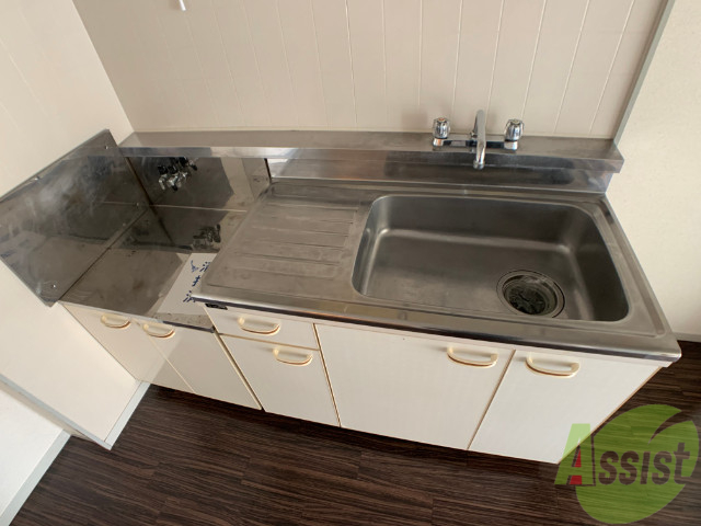 キッチン　流し場も広く洗い物もはかどりそうですね。