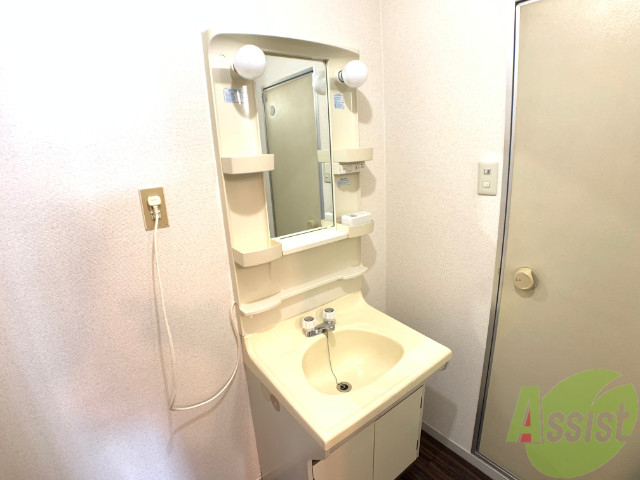 洗面設備　独立洗面台がありました。朝の身支度はこちらでどうぞ。