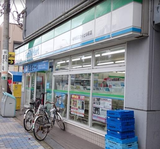 コンビニ　ファミリーマート（コンビニ）まで369m