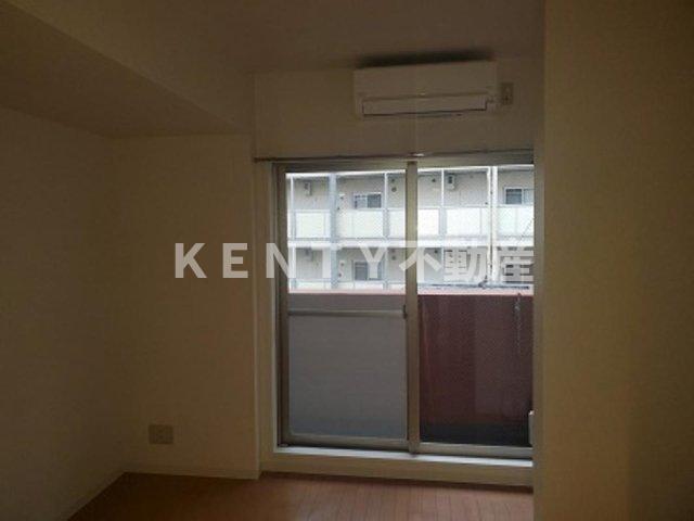 居室・リビング　こちらの居間で趣味の時間をお楽しみください