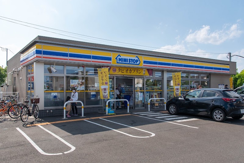 コンビニ　ミニストップ 東大和芋窪店（コンビニ）まで543m