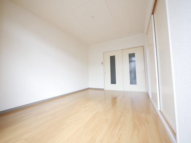 その他部屋・スペース　★扉まで白で統一されたおしゃれなお部屋です★