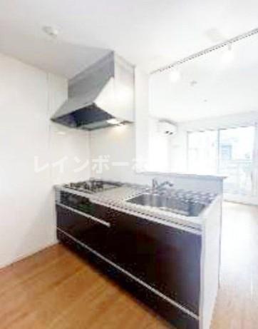 キッチン　コンパクトなキッチンで掃除もラクラク