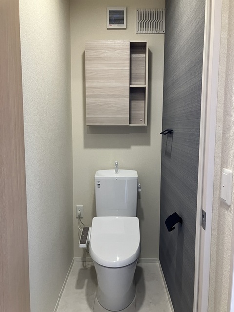 トイレ　温水洗浄暖房便座