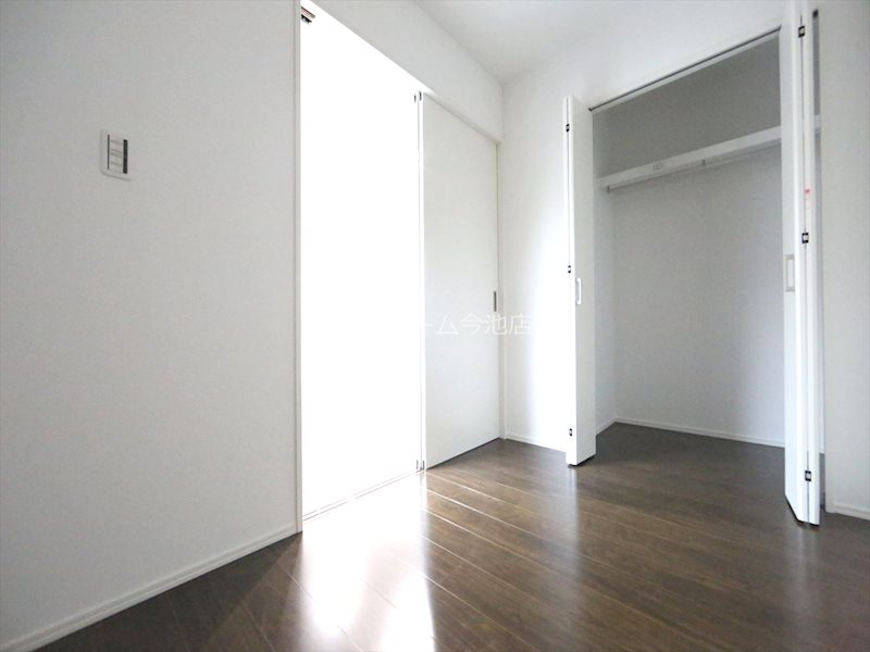 その他部屋・スペース　洋室3.8帖　クローゼット　収納充実しています