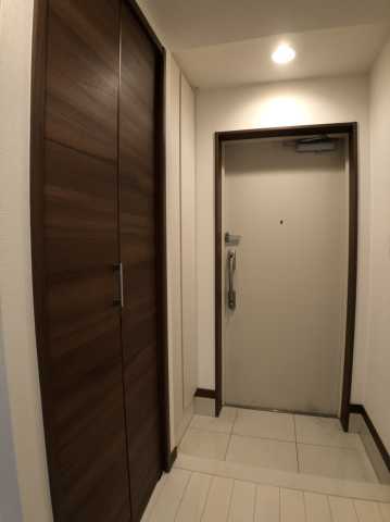 玄関　ヴォーガコルテ田端弐番館