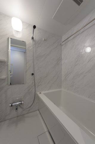 バス・シャワールーム　清潔な浴室！