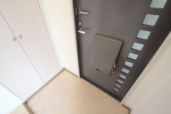 玄関　※別号室の写真です