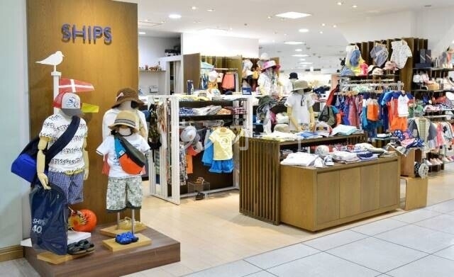 ショッピングセンター　SHIPS　KIDS銀座店（ショッピングセンター）まで434m
