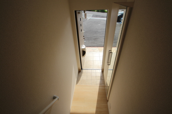 玄関　※別部屋の写真です