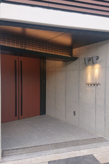 エントランス　建物の内部です