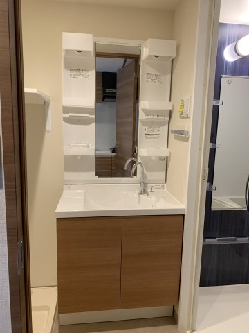 洗面設備　使いやすい洗面所です