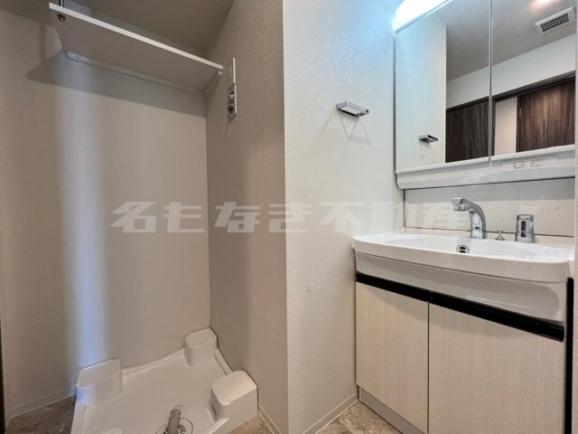 洗面設備　落ち着いた玄関です