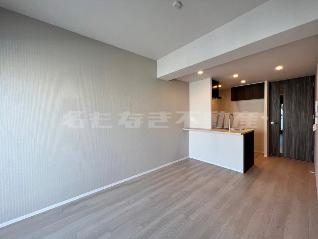 居室・リビング　こちらの居間で趣味の時間をお楽しみください