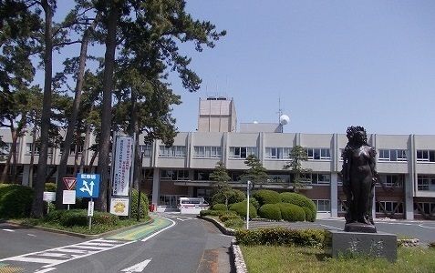 役所　豊川市役所（役所）まで610m