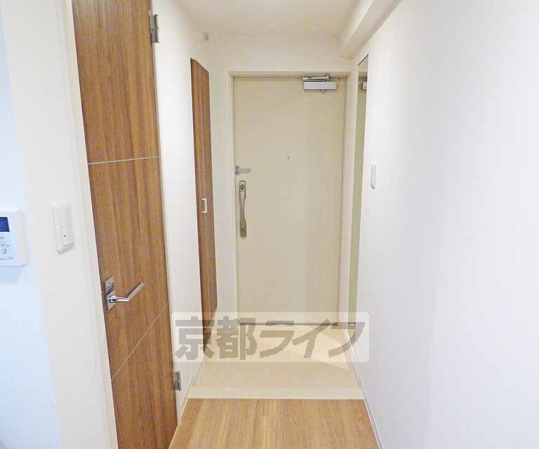 玄関　広々とした玄関です。