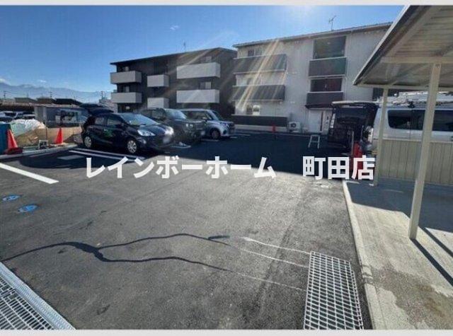駐車場　※同施工会社参考写真