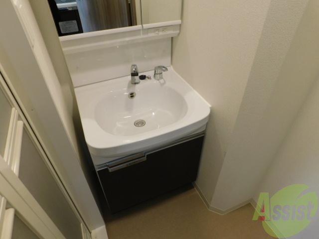 洗面設備　朝の身支度に便利です