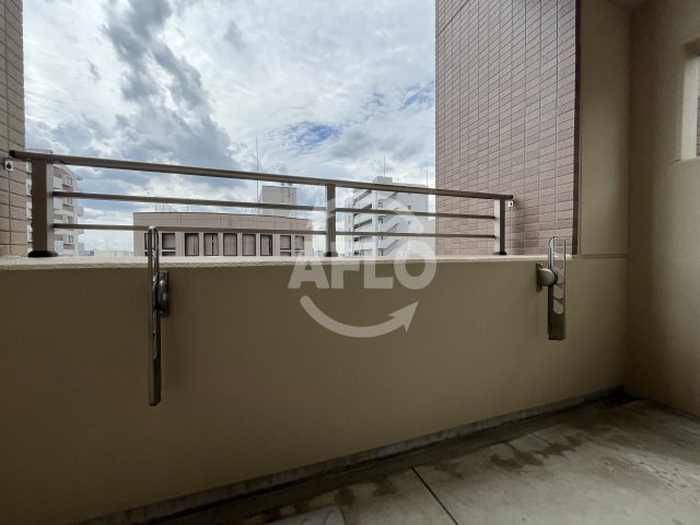 バルコニー　プルミエールメゾン江坂　バルコニー