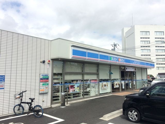 コンビニ　ローソン 草加稲荷一丁目店（コンビニ）まで317m