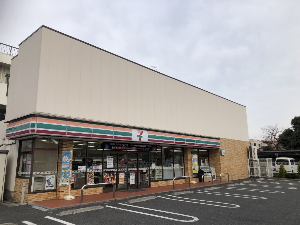 コンビニ　セブンイレブン 足立東和2丁目店（コンビニ）まで371m