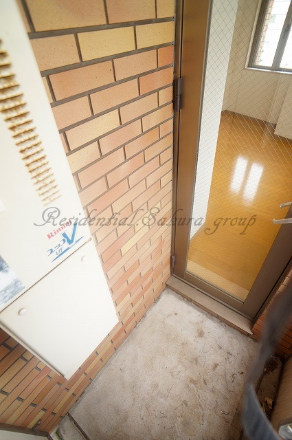 バルコニー　便利で嬉しいバルコニー付きです♪