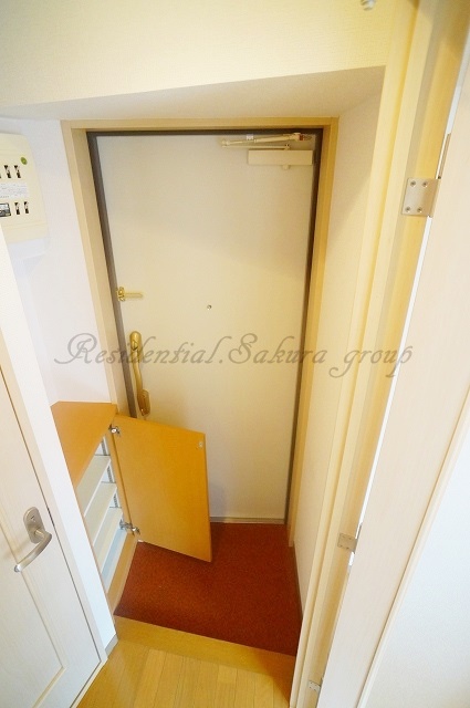 玄関　便利なカウンター型シューズボックス♪