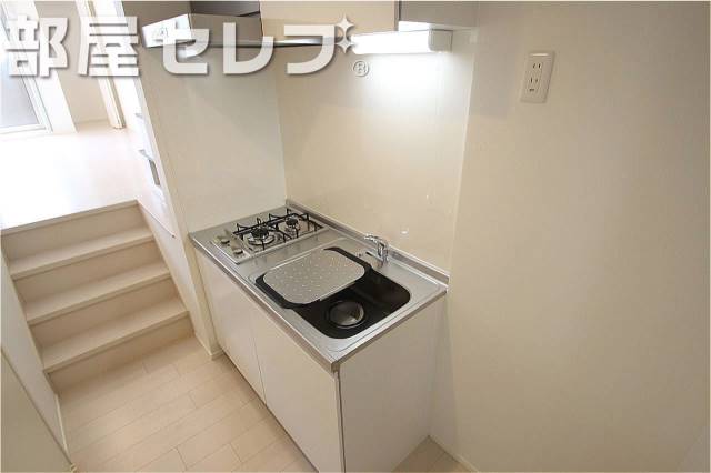 キッチン　２口コンロで料理もスムーズです。