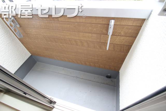 バルコニー　洗濯物も隠して干せます。
