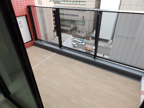バルコニー　反転タイプ　８階のベランダ（イメージ）