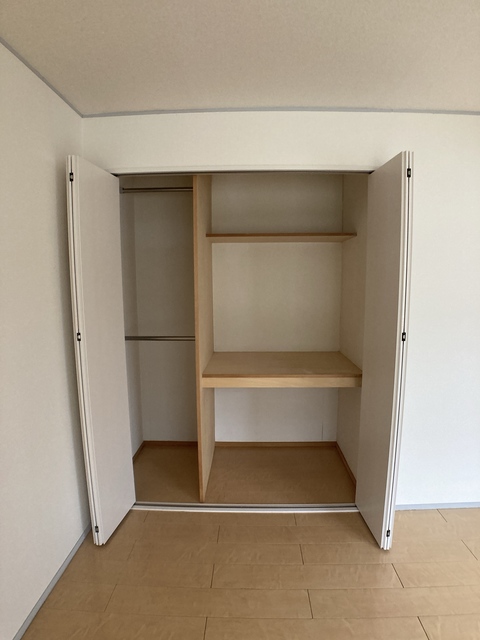 収納　※補修前の参考画像の為、設備等は現況優先。