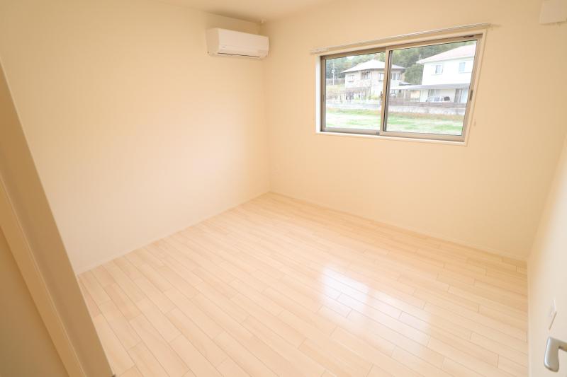 その他　洋室6帖　エアコン付です