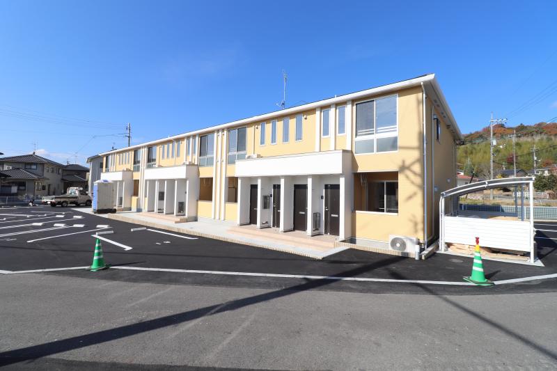 建物外観　ラルーチェ米満　建物外観