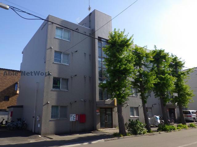 建物外観　エントランス部分