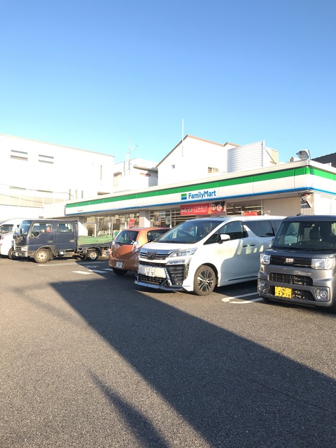 コンビニ　ファミリーマート天白こうのす店（コンビニ）まで527m