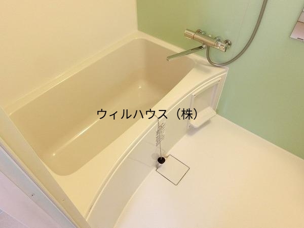 バス・シャワールーム　浴室乾燥機付きバス！