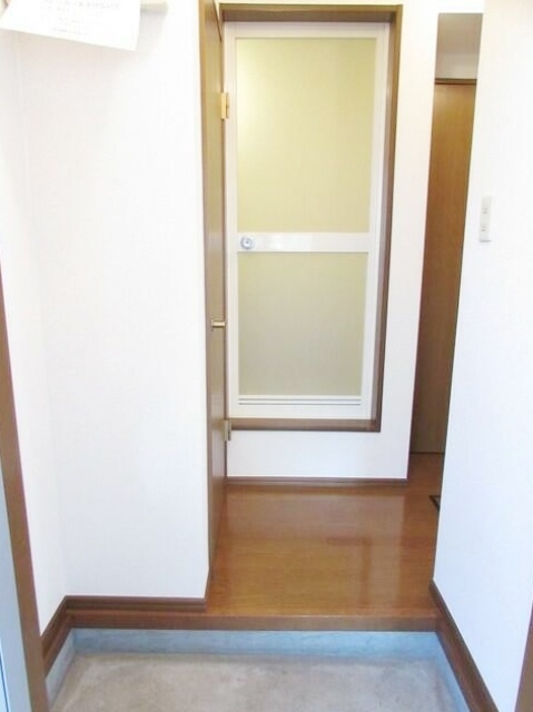 玄関　別部屋同仕様タイプ