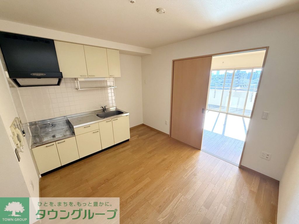 居室・リビング　同物件別部屋写真