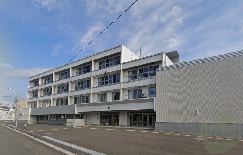 小学校　札幌市立東山小学校（小学校）まで556m
