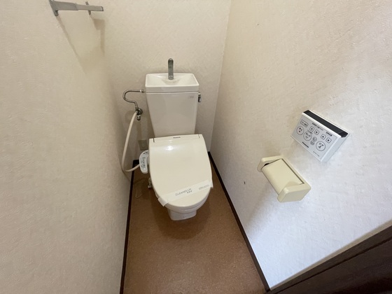 トイレ　※別部屋の写真です