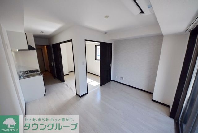 居室・リビング　白を基調としたオシャレな空間