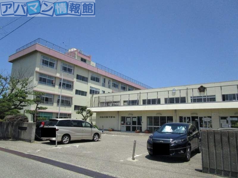 中学校　新潟市立坂井輪中学校（中学校）まで626m
