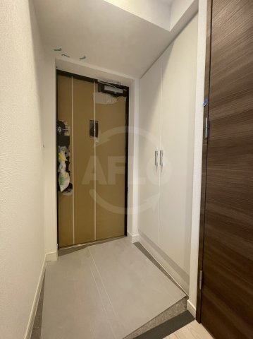 玄関　MELDIA　CREST　TAPP難波WEST　玄関